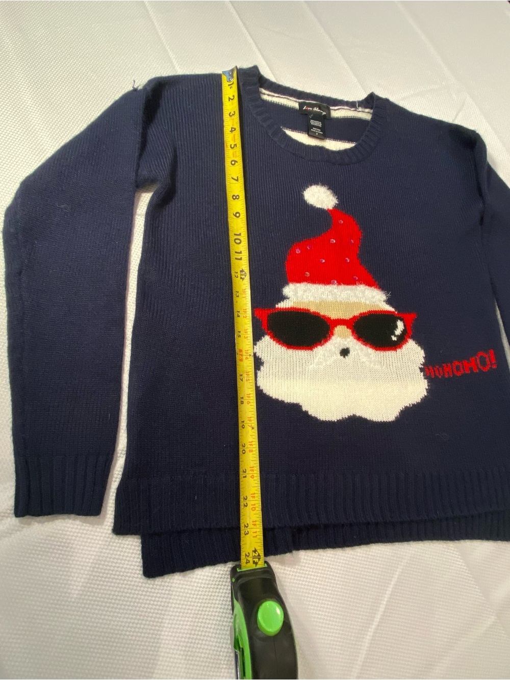 Christmas Santa Graphic Sweater with Red Accents size medium - Picture 5 of 12